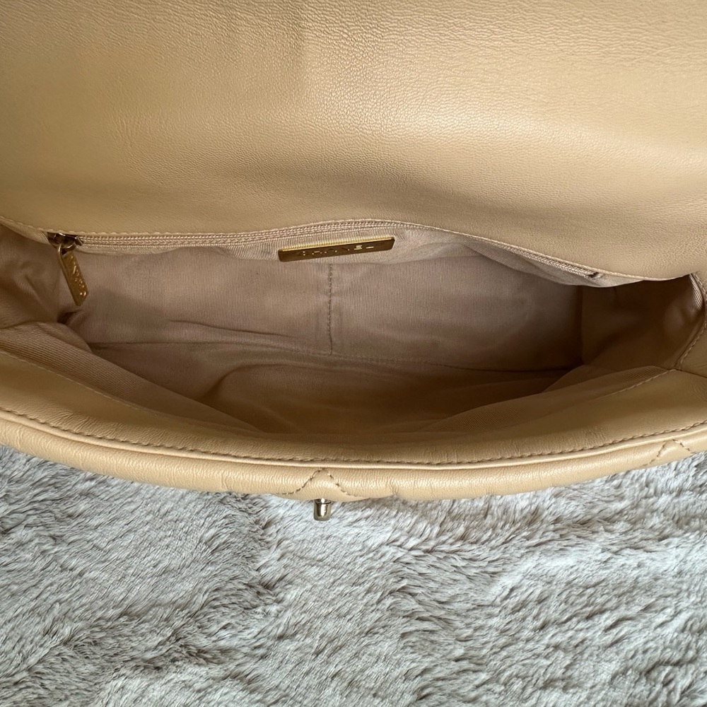 Sold on my FB. Chanel 19 Large Beige - Picture 17 of 17